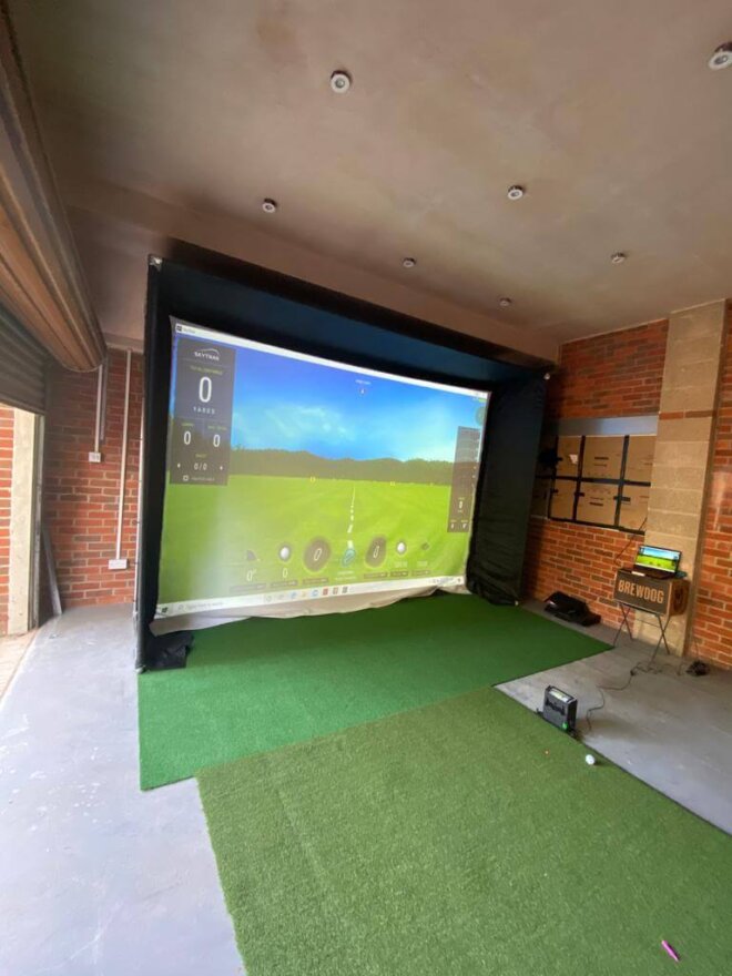 Best Home Golf Simulator Enclosure Golf Simulator Golf Swing Systems UK