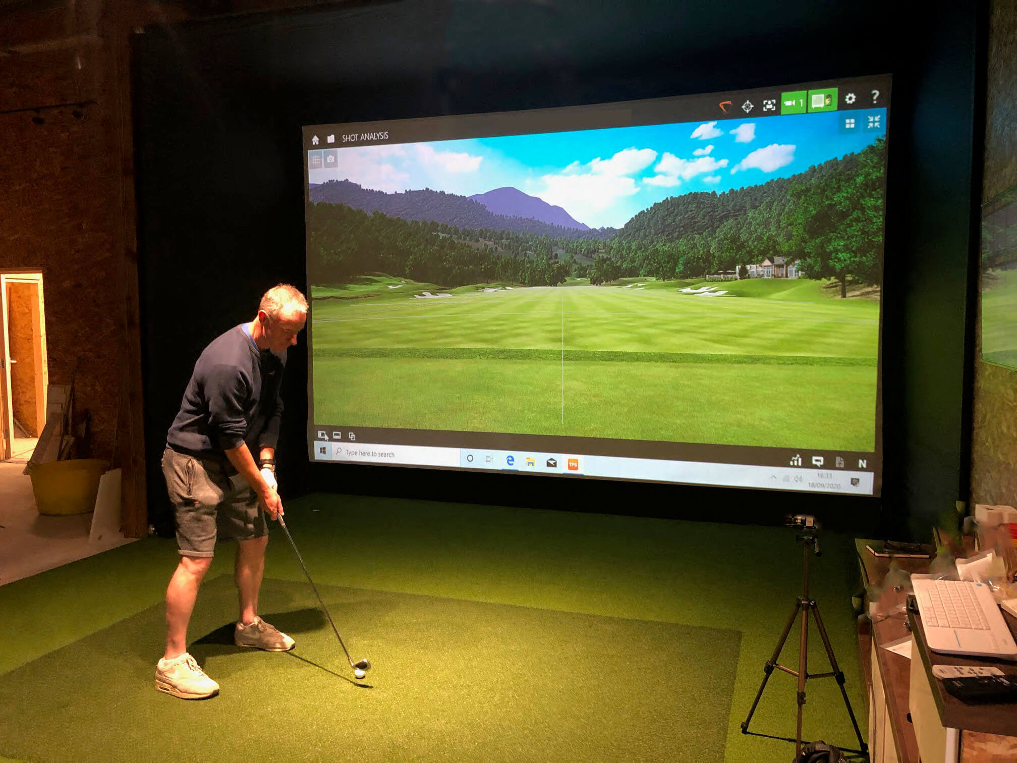 Par 2 Pro Sq Hd Golf Simulator Screen Material And Archery Swing Systems Par 2 Pro Sq Hd Golf Simulator Screen, Outdoor Golf Simulator Screen Size